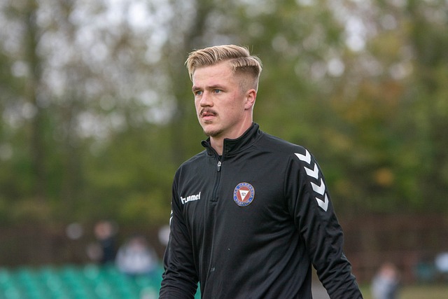 拭目以待 拭目以待